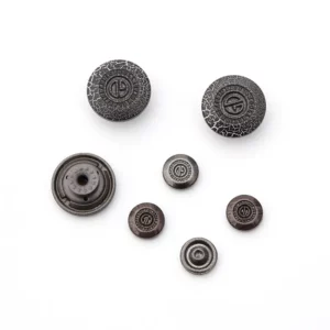 Bekleidungsmarke Kundenspezifische Beschichtung Schlüssel Luxuriöse maßgeschneiderte Kupfer-Druckknöpfe Magnetischer, mit Stahl überzogener Schaft Hochwertig Nachhaltig